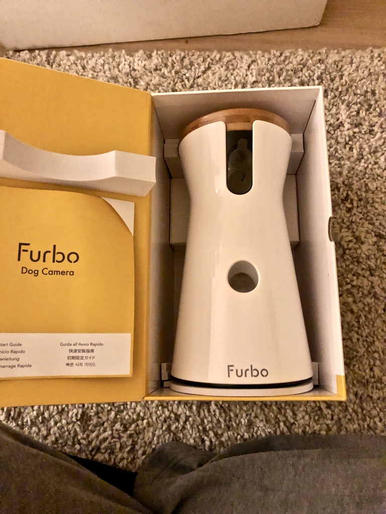 Doggy Date Furbo wird ausgepackt